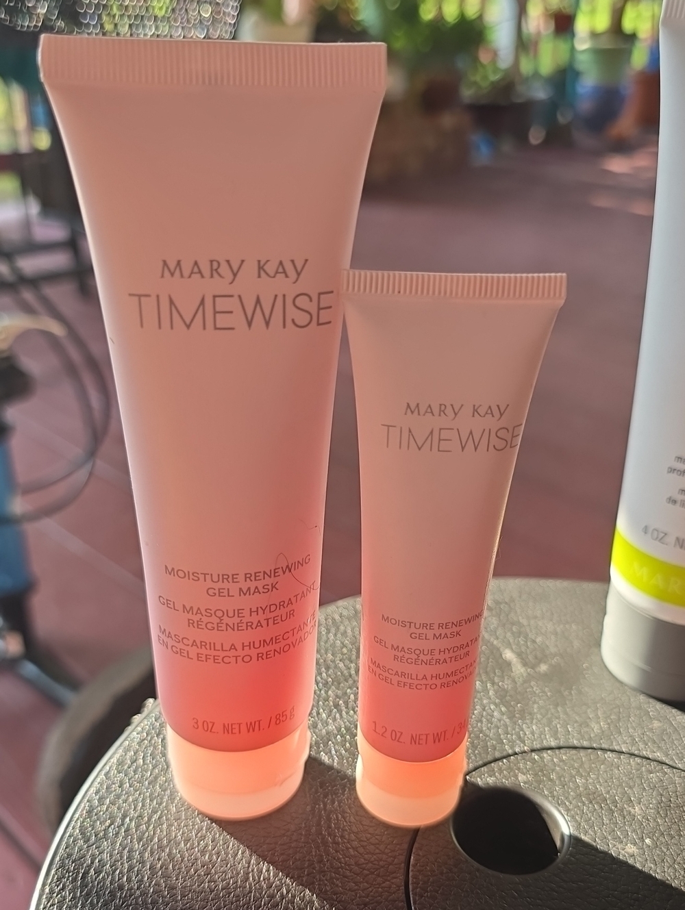 Mary Kay TimeWise Moisture Renewing Gel Mask - Soft Pink Gradient
